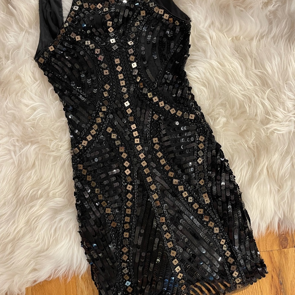 Parker sequin cocktail mini dress stunning